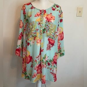 👚 Fig and Flower Anthropology Women’s Tunic Top. 3/4 Sleeves and High Low Hem.
